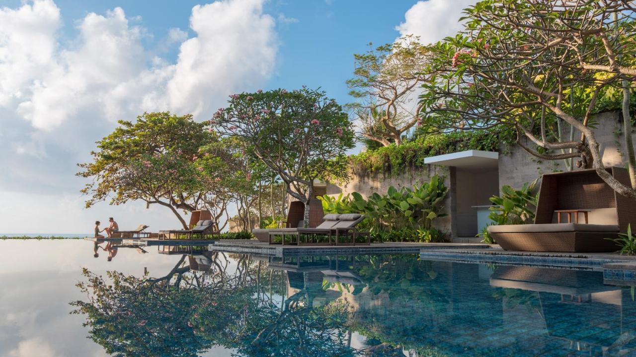 Maya Sanur Resort & Spa Exteriér fotografie The pool at the resort